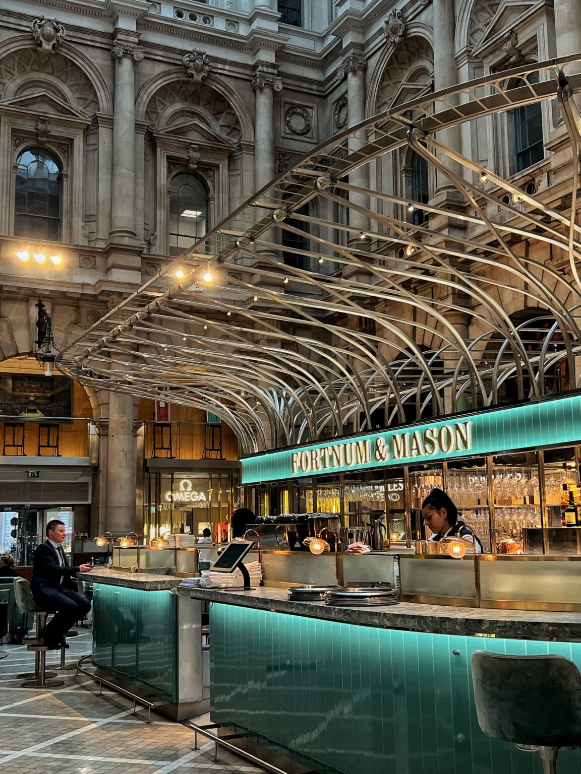 Vista del interior del Royal Exchange, un centro financiero en Londres