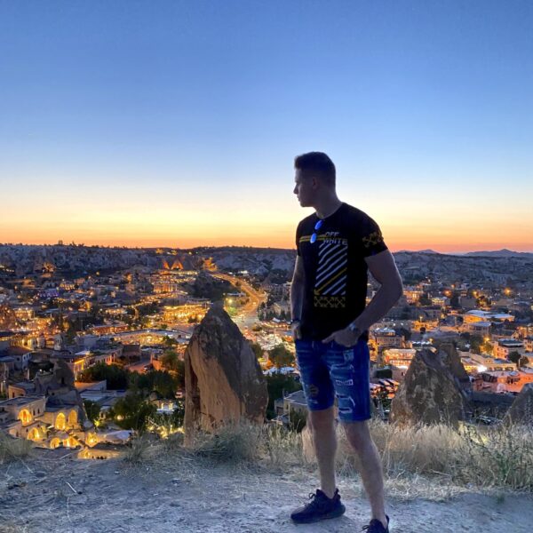 Atardecer en Göreme con vistas de Capadocia.