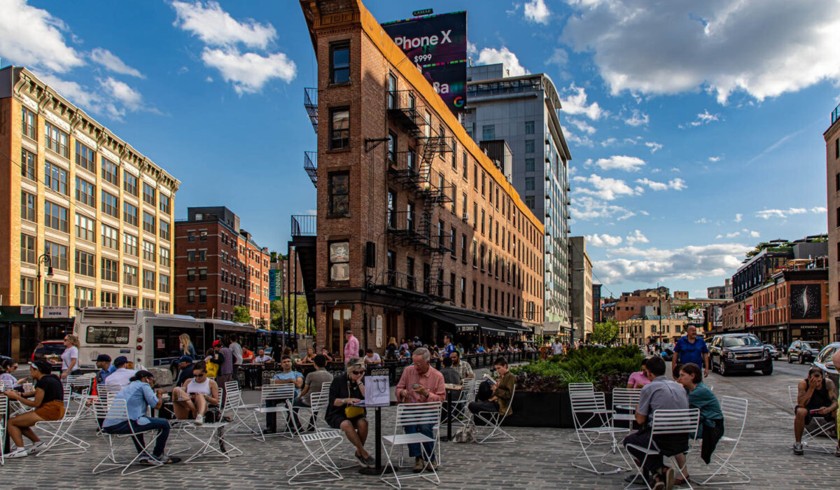 Edificio de ladrillo rojo en el Meatpacking District de Nueva York.