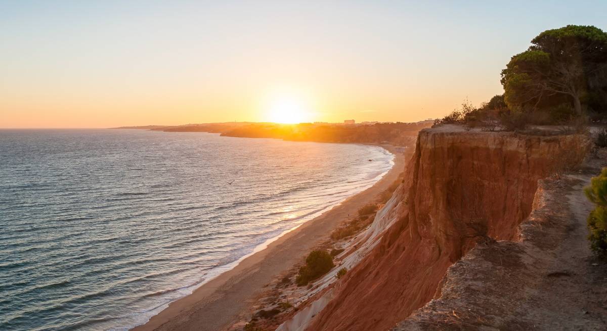 Praia da Falésia en el Algarve