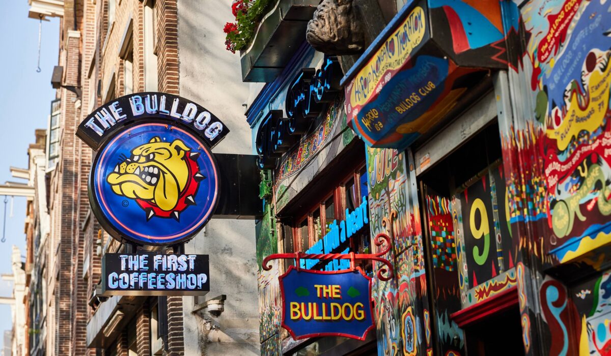 Bulldog Coffee Shop en el centro de Ámsterdam