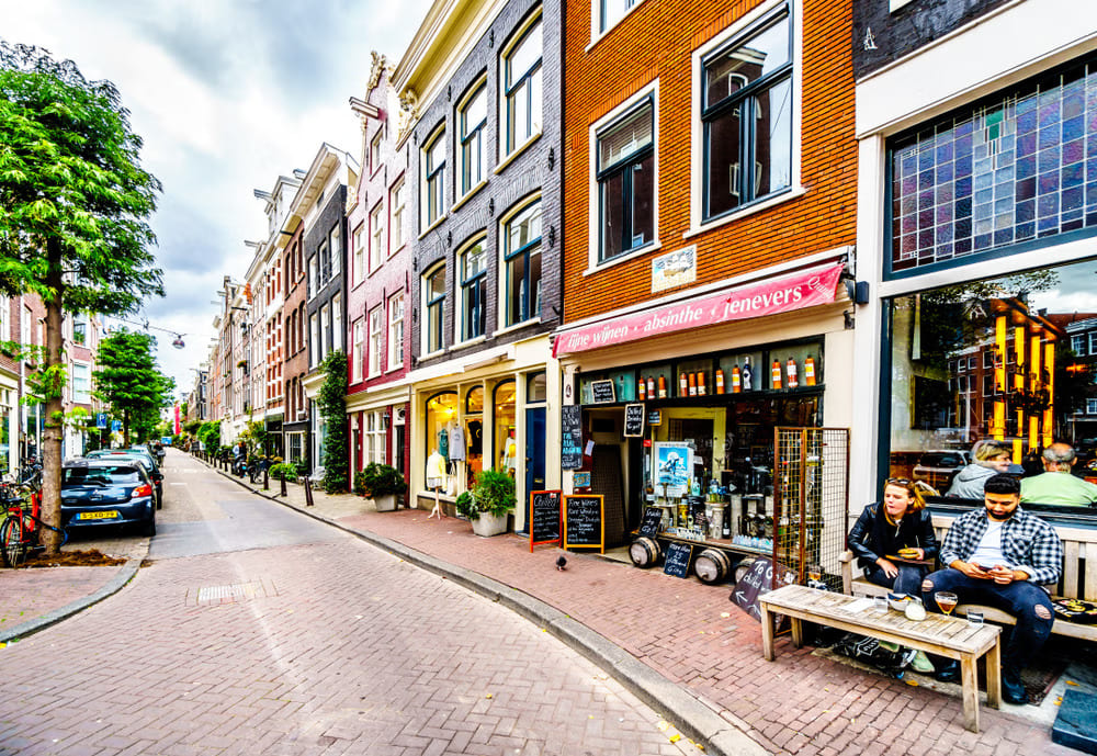 Casas coloridas de ladrillo en el barrio de Jordaan, Ámsterdam