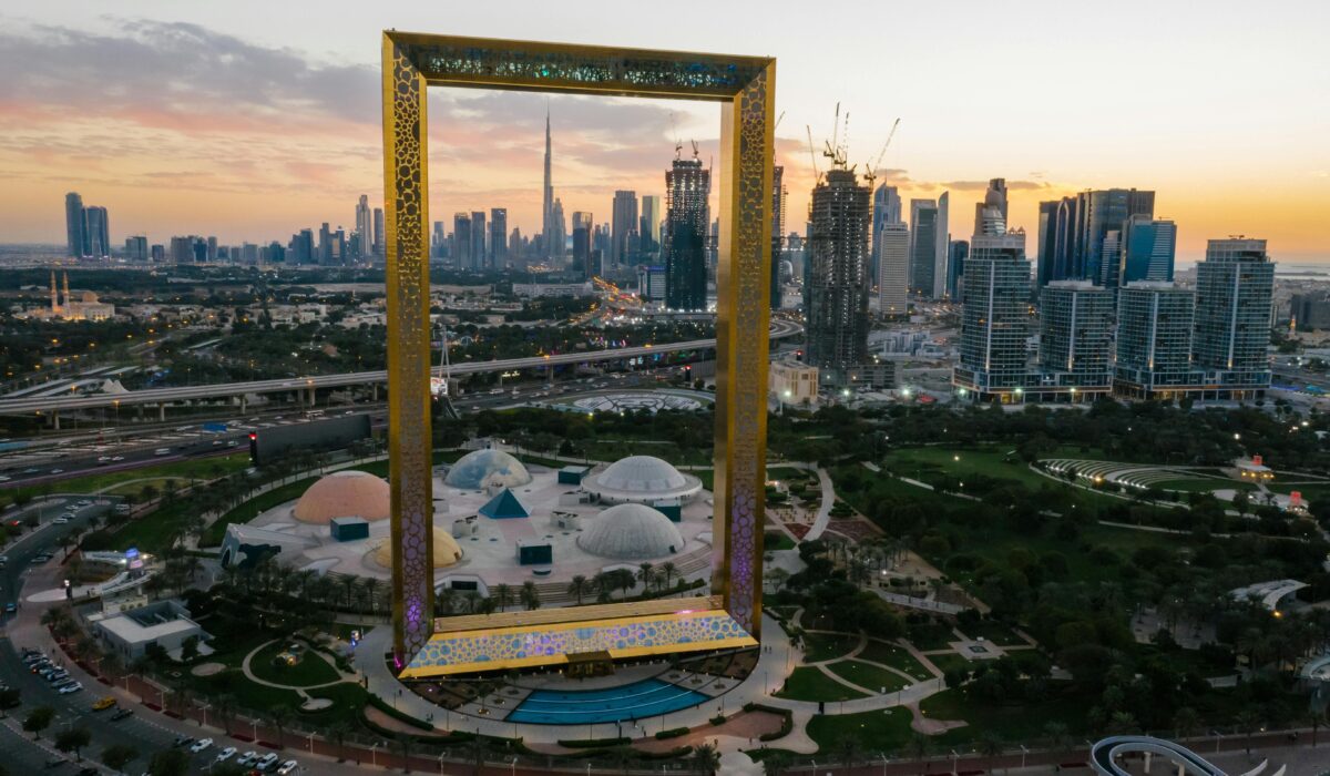 Dubai Frame con vista al skyline de Dubái