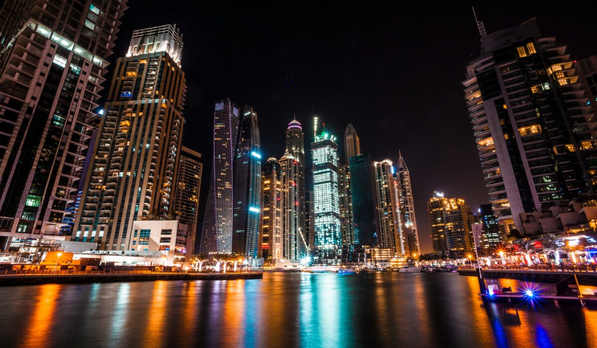 Skyline nocturno de Dubai Marina