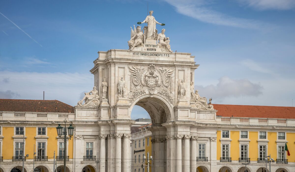 Praça do Comércio con el Arco da Rua Augusta, un ícono de Lisboa