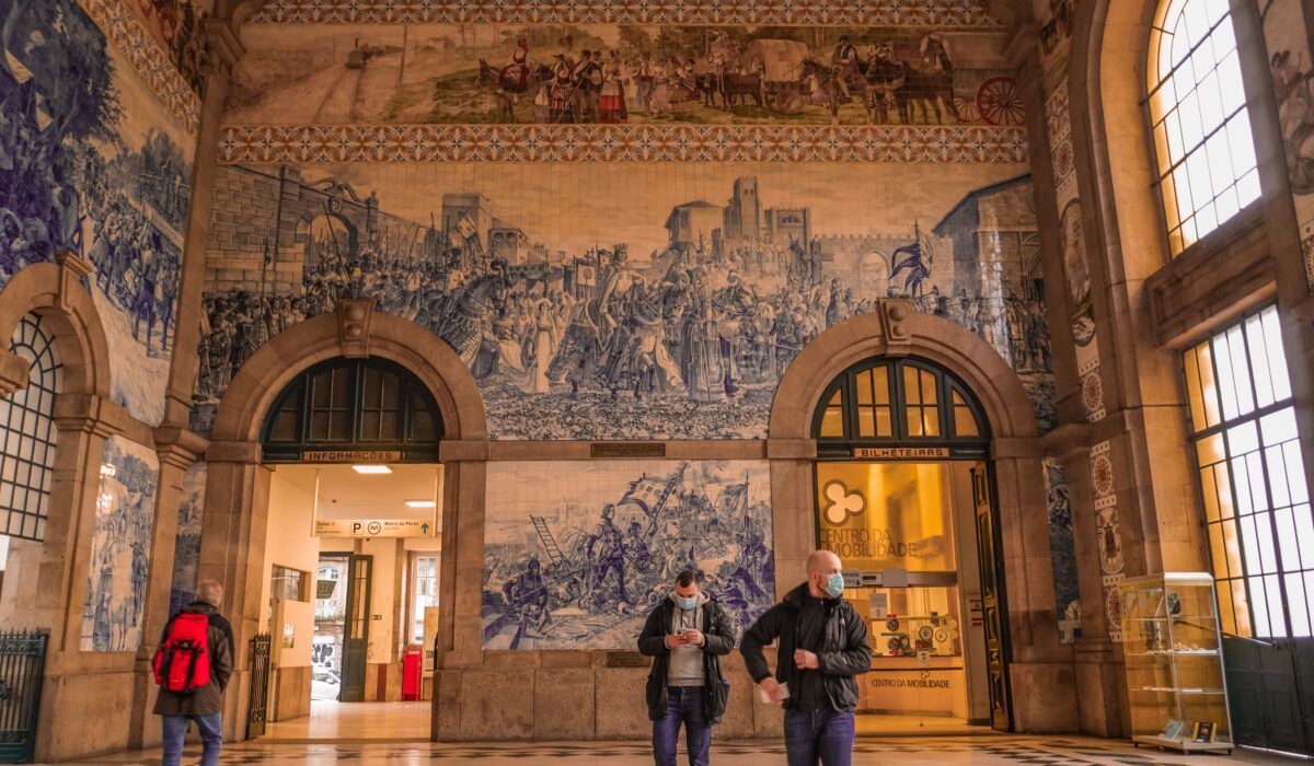 Azulejos decorativos en la Estación de São Bento, Oporto