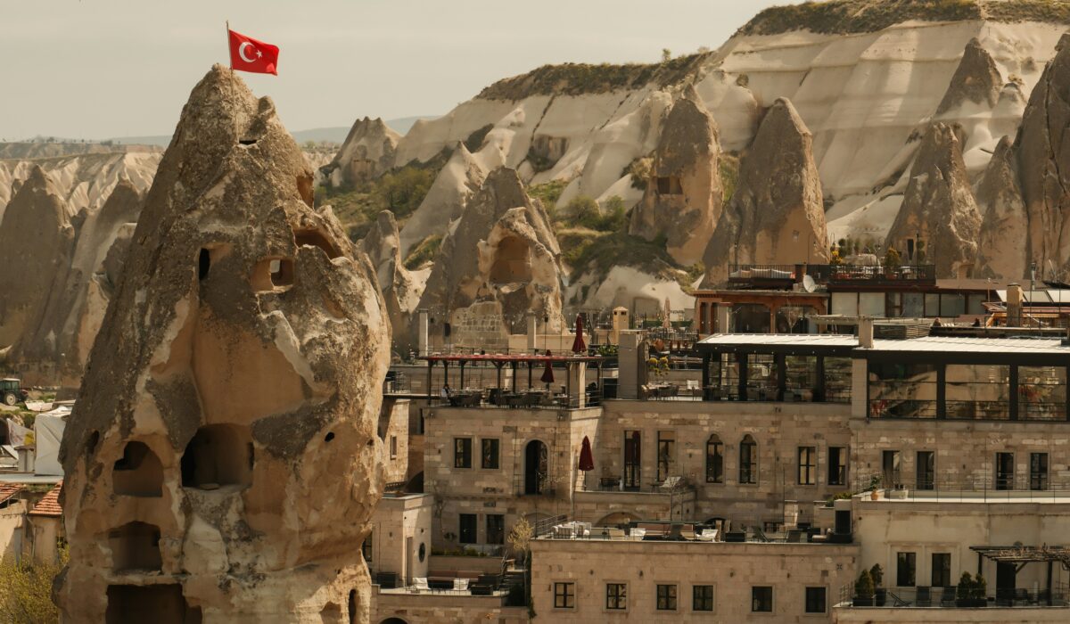 Impresionantes chimeneas de hadas en Göreme, un paisaje único de Capadocia.