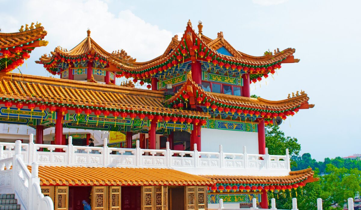 Vista del Thean Hou Temple en Kuala Lumpur, conocido por su impresionante arquitectura china.