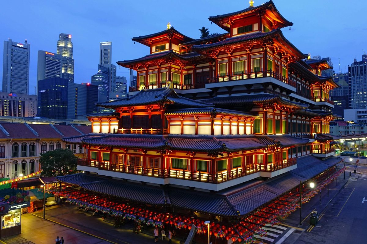 Buddha Tooth Relic Temple: El templo más impresionante de Chinatown en Singapur circuitos por Malasia y Singapur