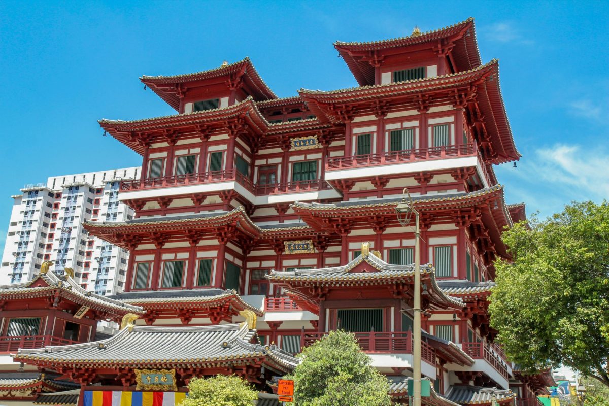 Buddha Tooth Relic Temple: Un tesoro cultural en Chinatown, Singapur Buddha Tooth Relic Temple: Un tesoro cultural en Chinatown, Singapur