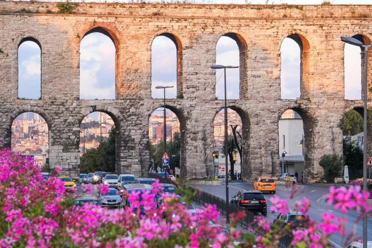 Acueducto de Valente: Un Patrimonio Histórico en el Corazón de Estambul Acueducto de Valente | Un lugar interesante que ver en Estambul