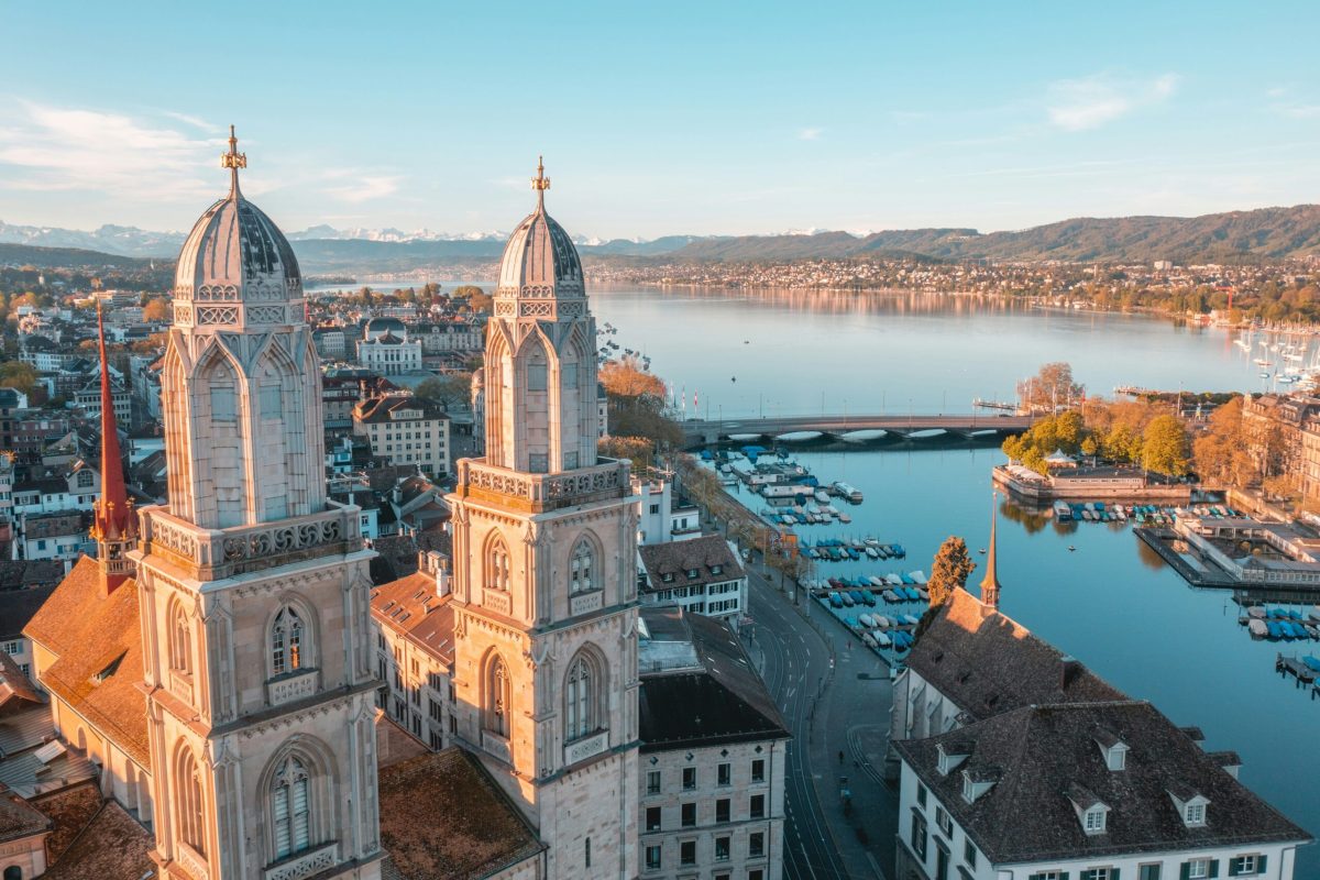 Torres de Grossmünster en Zúrich: Vista panorámica del río y la ciudad cosas que ver en zurich