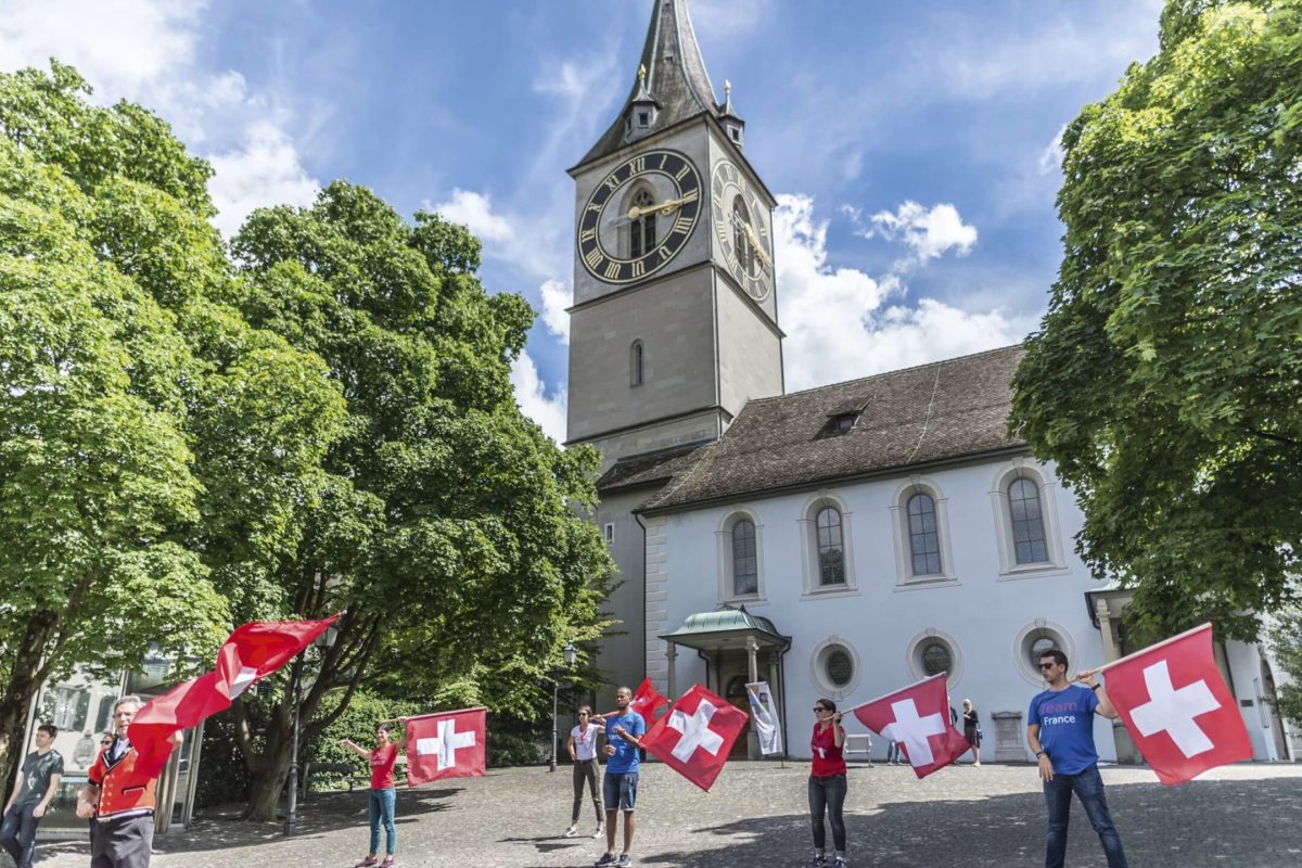 Iglesia de San Pedro en Zúrich: La torre del reloj más grande de Europa que visitar en zurich