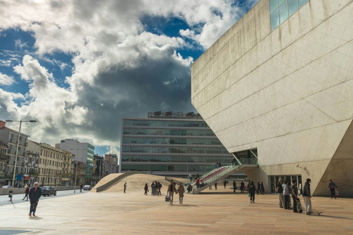 La Impactante Arquitectura de la Casa da Música en Oporto Fachada exterior de la Casa da Música en Oporto