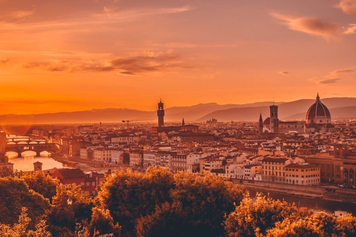 Atardecer desde el Piazzale Michelangelo: Una de las mejores vistas panorámicas de Florencia