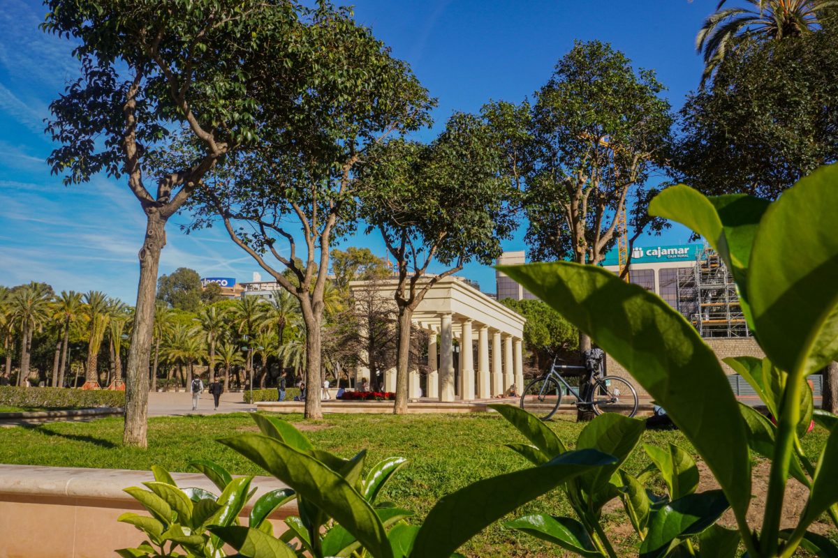 Vista de los Jardines del Turia, un extenso parque en el corazón de Valencia.