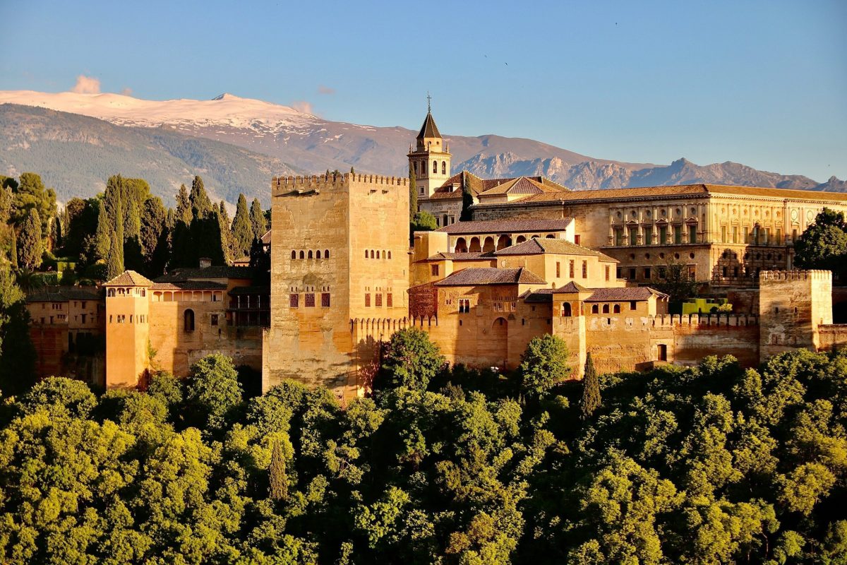 La Alhambra de Granada: La octava maravilla del mundo donde ir el puente de febrero