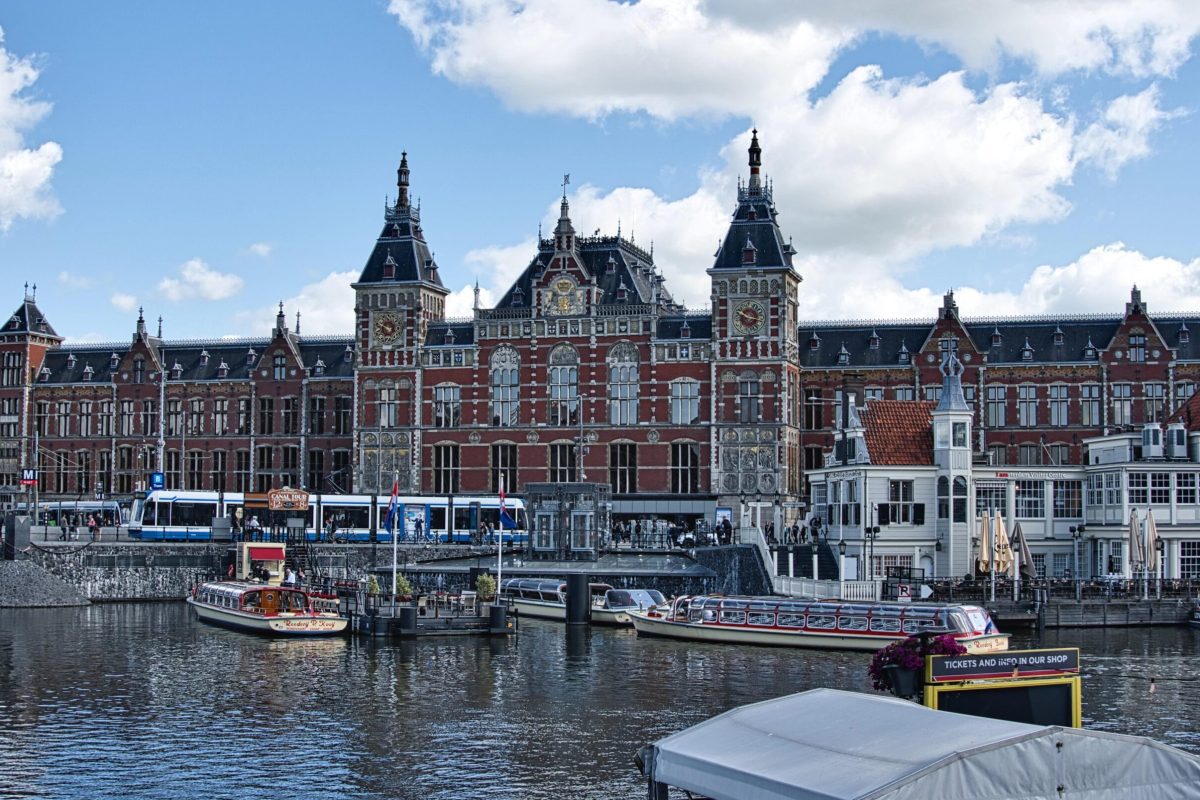 La comodidad de alojarse en la Estación Central de Ámsterdam amsterdam donde dormir