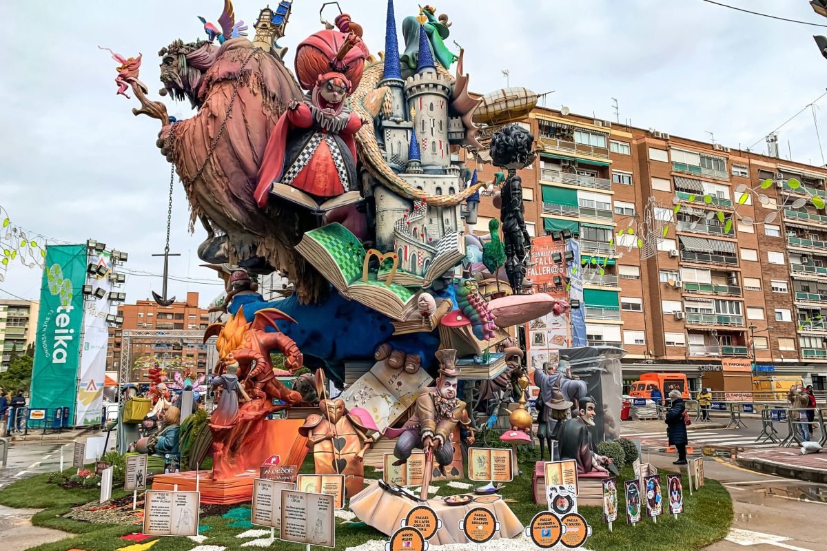 Valencia durante las Fallas: Un excelente destino donde viajar en marzo mejor destino para viajar en marzo