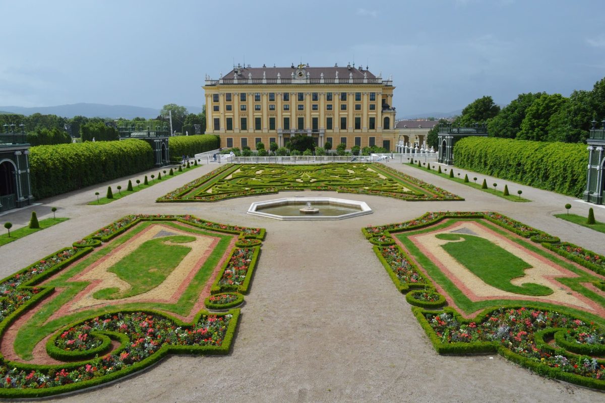 Palacio Schönbrunn, uno de los 13 imprescindibles que visitar en Viena Palacio de Schönbrunn | Lugares para visitar en Viena