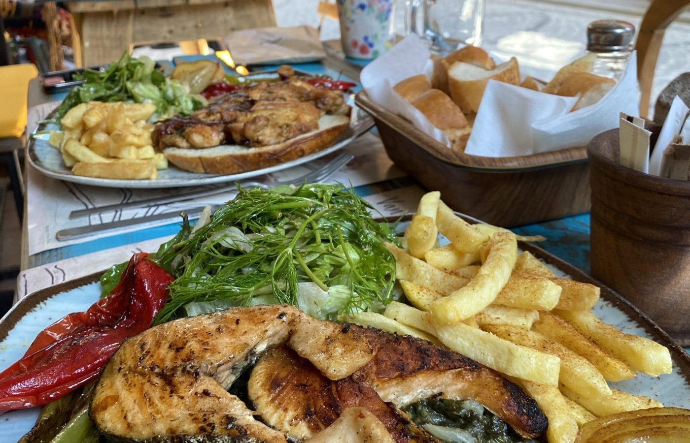 Barrio de Fener: qué visitar en Estambul New Balat Cafe Restaurant, ¡delicioso!