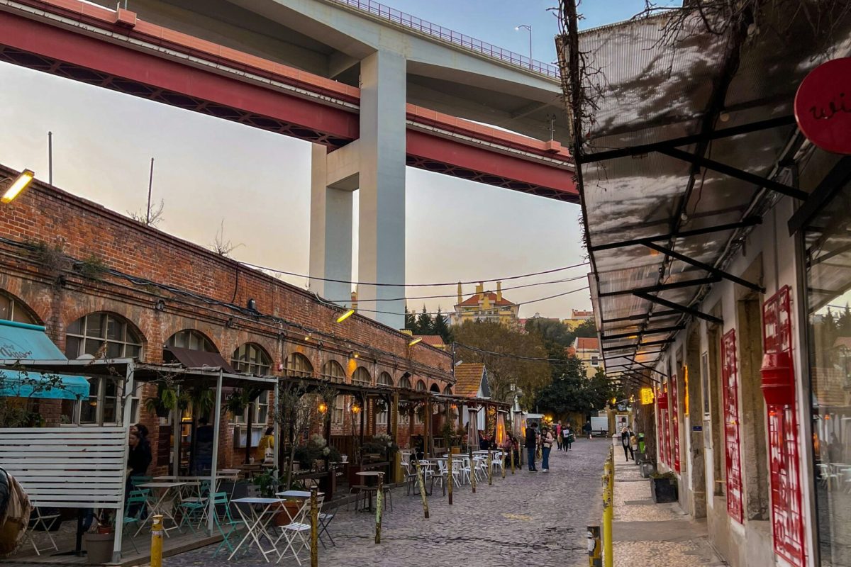 Uno de los barrios más alternativos que visitar en Lisboa – LX Factory LX Factory | Sitios que visitar en Lisboa